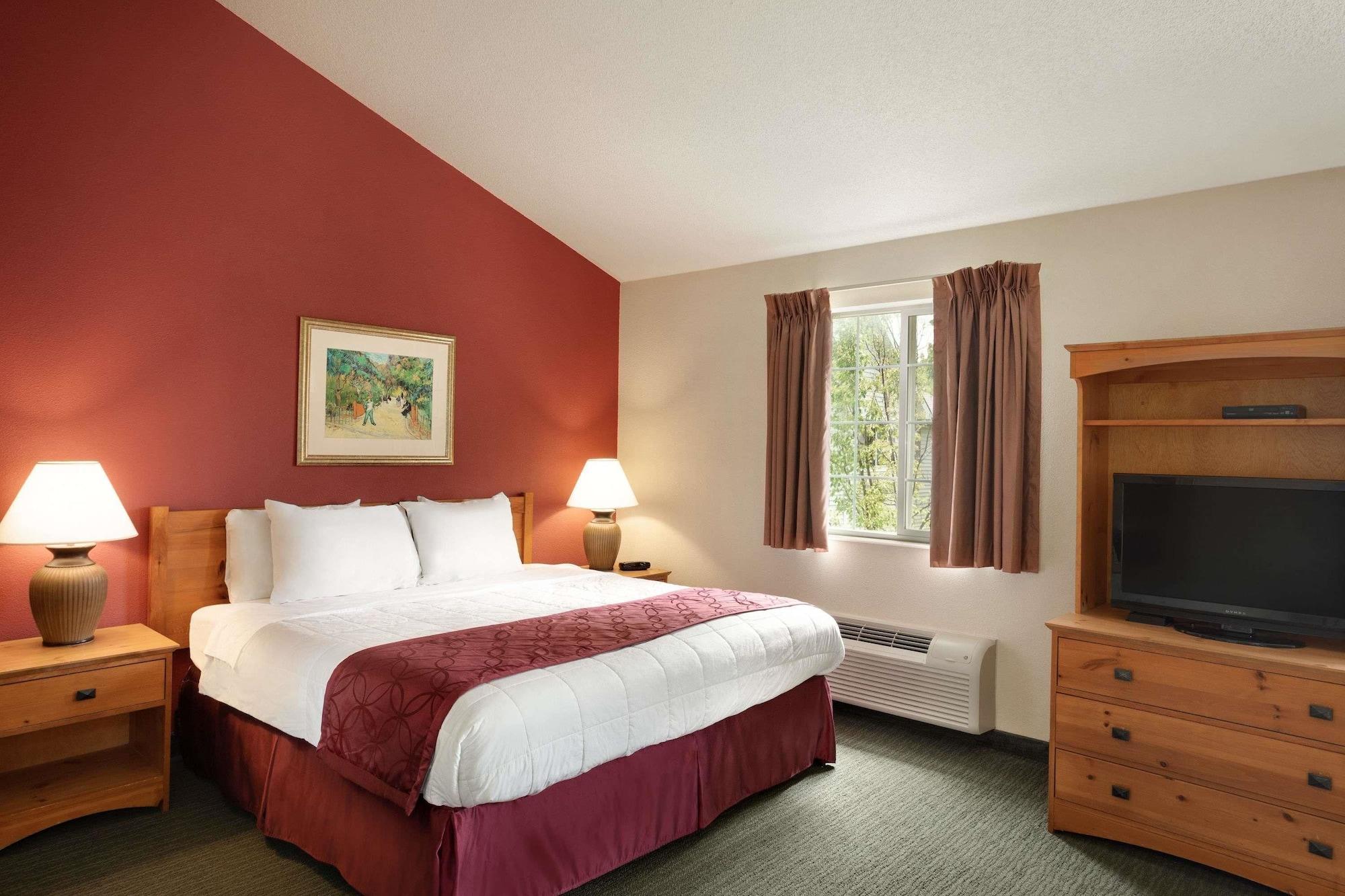 מלון Baymont By Wyndham Wichita East מראה חיצוני תמונה