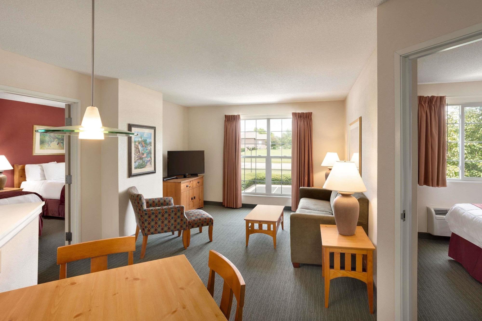 מלון Baymont By Wyndham Wichita East מראה חיצוני תמונה