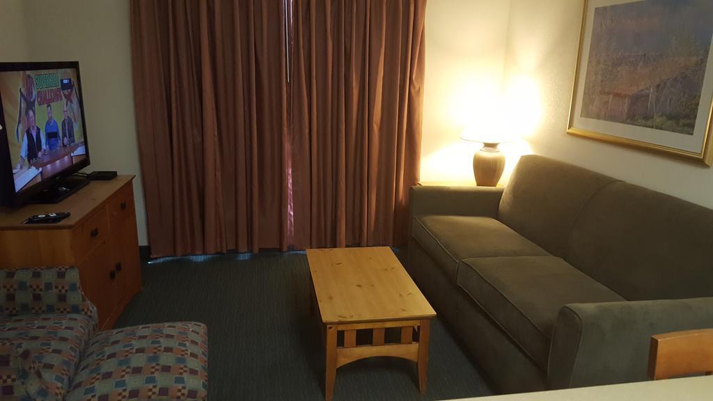 מלון Baymont By Wyndham Wichita East מראה חיצוני תמונה