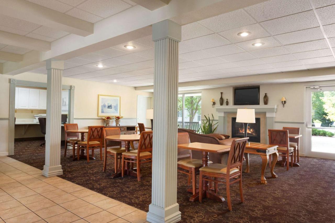 מלון Baymont By Wyndham Wichita East מראה חיצוני תמונה